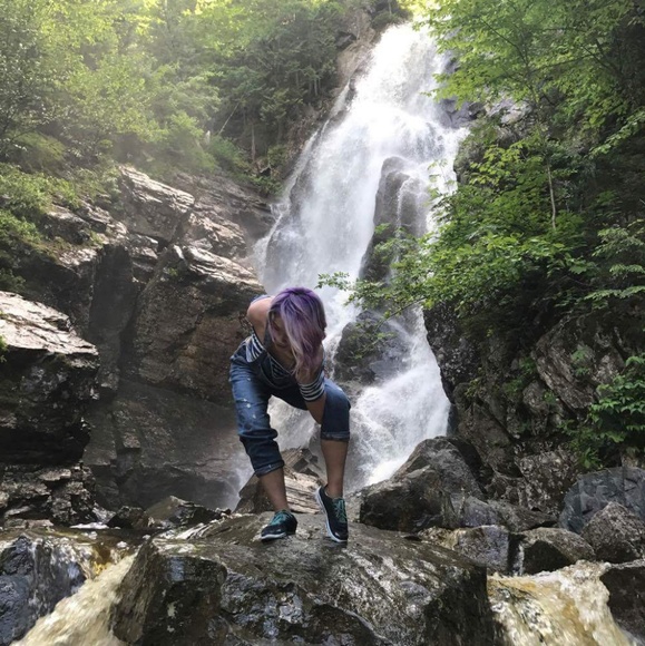 Meet your Posher, Lisa - Picture 1 of 1